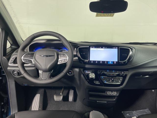 new 2025 Chrysler Pacifica car, priced at $40,995