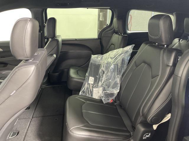 new 2025 Chrysler Pacifica car, priced at $40,995