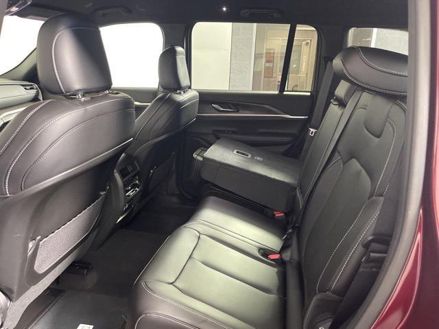 new 2025 Jeep Grand Cherokee car, priced at $43,622