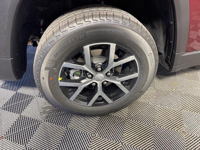 new 2025 Jeep Grand Cherokee car, priced at $43,622