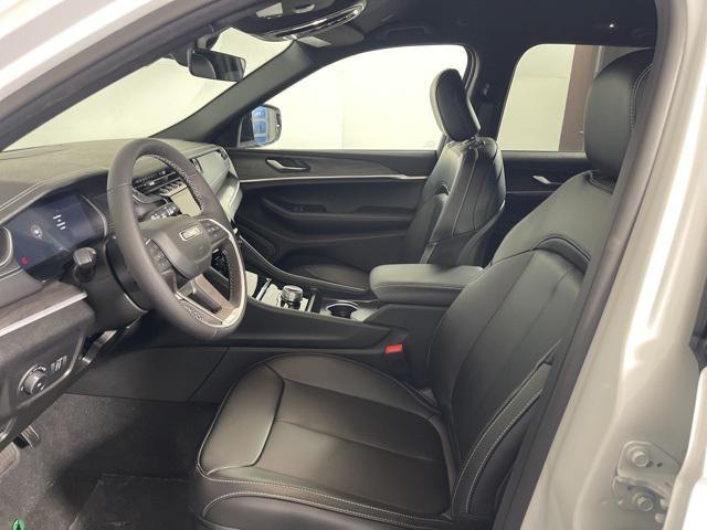 new 2025 Jeep Grand Cherokee car, priced at $43,104