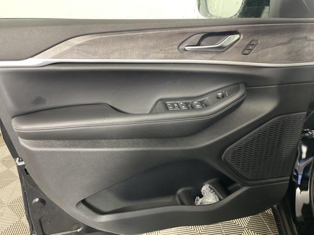 new 2025 Jeep Grand Cherokee car, priced at $49,047