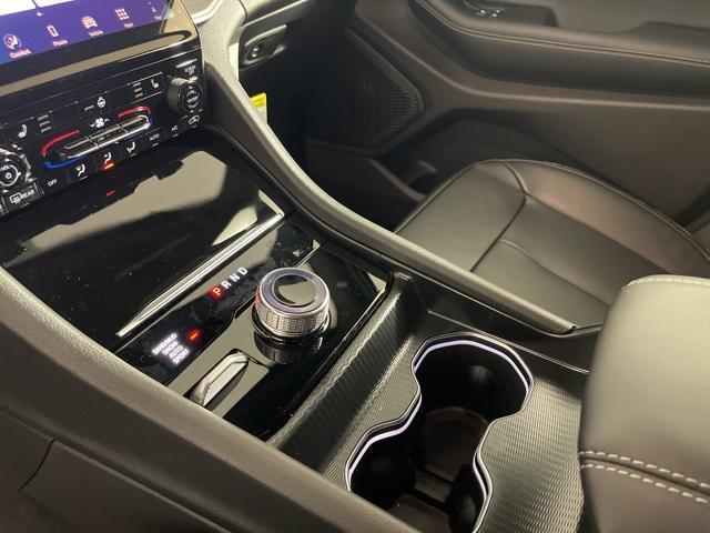 new 2025 Jeep Grand Cherokee car, priced at $49,047