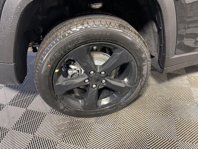 new 2025 Jeep Grand Cherokee car, priced at $49,047