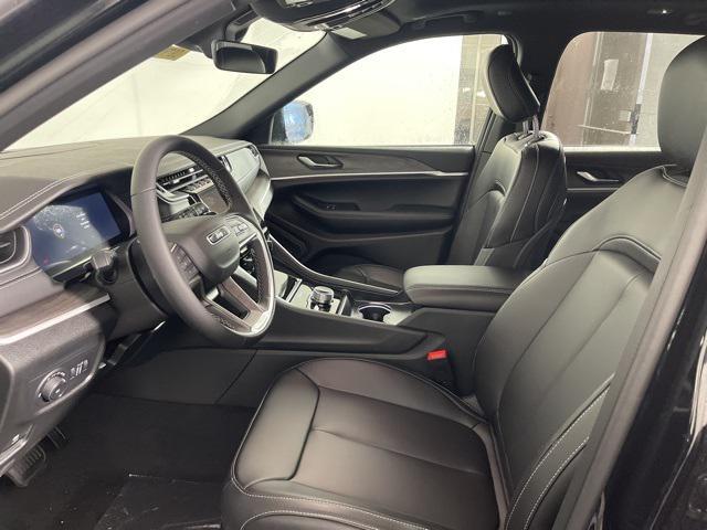 new 2025 Jeep Grand Cherokee car, priced at $49,047