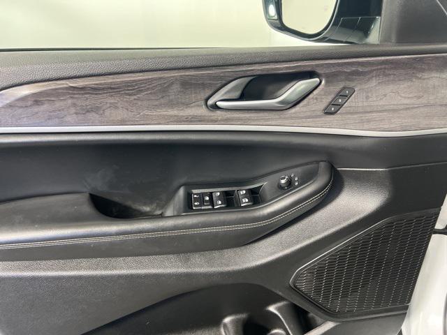 used 2023 Jeep Grand Cherokee L car, priced at $35,444