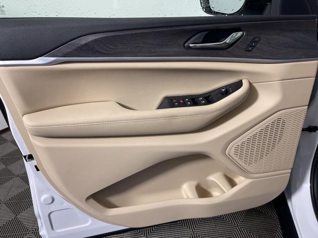 new 2025 Jeep Grand Cherokee car, priced at $45,908