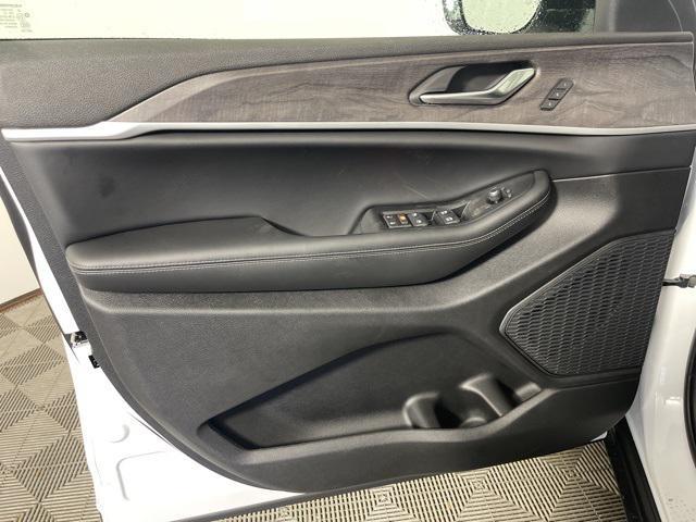 new 2025 Jeep Grand Cherokee car, priced at $46,913