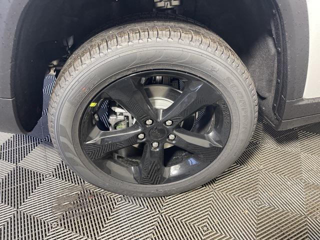 new 2025 Jeep Grand Cherokee car, priced at $46,913