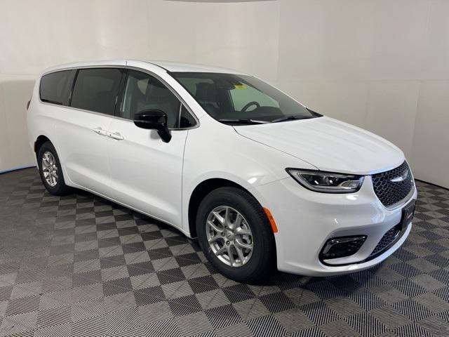 new 2026 Chrysler Pacifica car, priced at $39,780