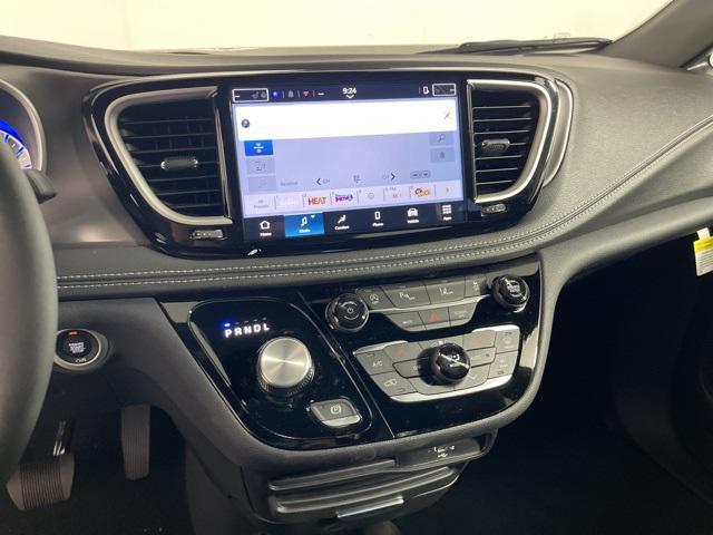 new 2026 Chrysler Pacifica car, priced at $39,780