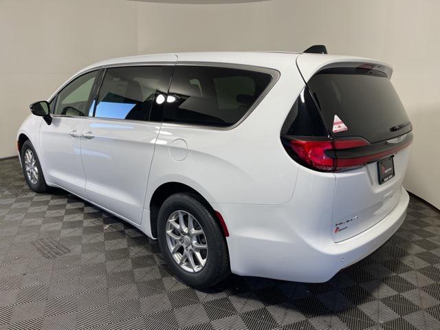 new 2026 Chrysler Pacifica car, priced at $39,780