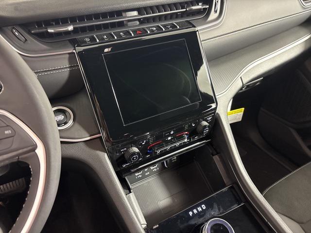 new 2025 Jeep Grand Cherokee car, priced at $42,236