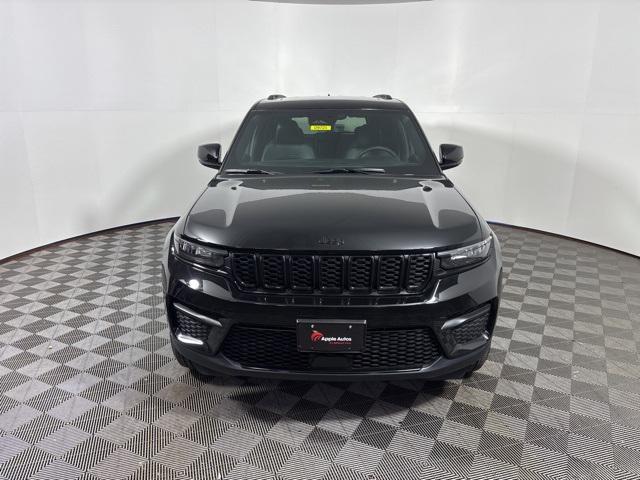 new 2025 Jeep Grand Cherokee car, priced at $42,236