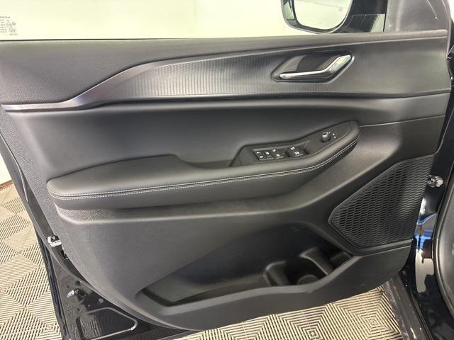 new 2025 Jeep Grand Cherokee car, priced at $42,236