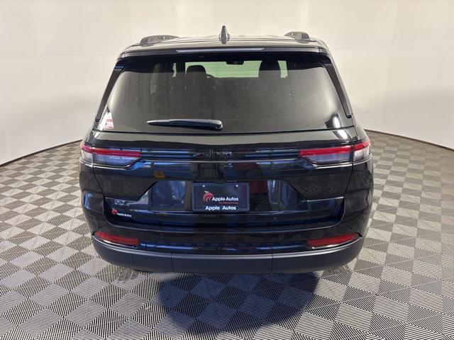 new 2025 Jeep Grand Cherokee car, priced at $42,236