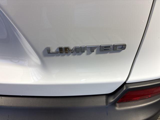 used 2022 Jeep Cherokee car, priced at $23,223