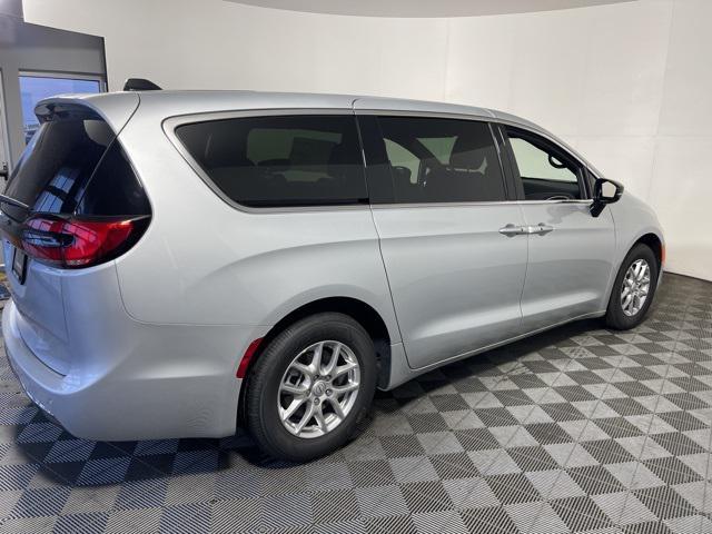 new 2026 Chrysler Pacifica car, priced at $40,602