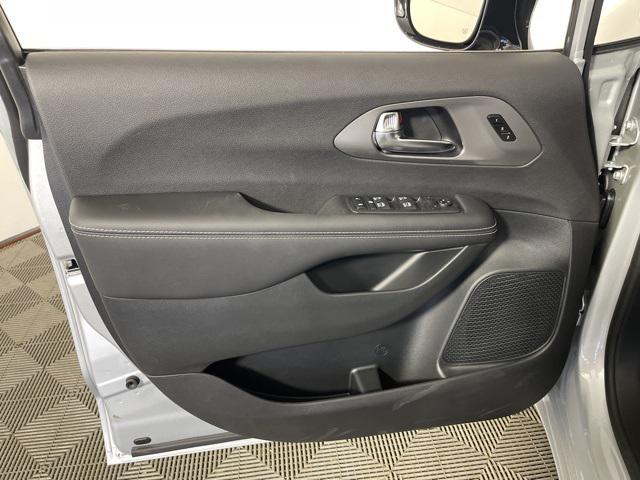 new 2026 Chrysler Pacifica car, priced at $40,602
