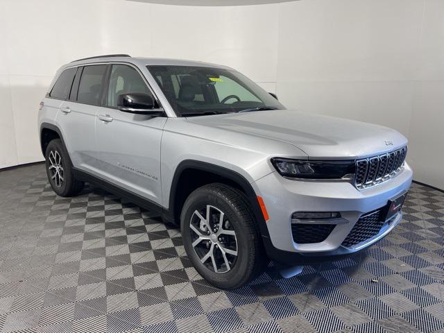 new 2025 Jeep Grand Cherokee car, priced at $43,973