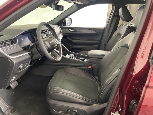 new 2025 Jeep Grand Cherokee car, priced at $43,495
