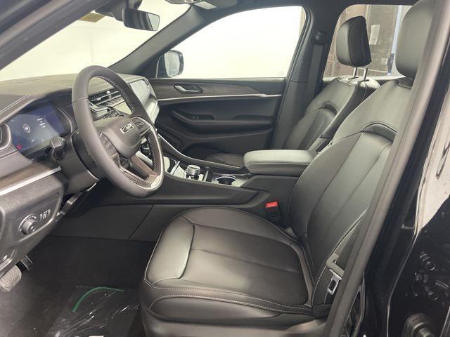 new 2025 Jeep Grand Cherokee car, priced at $45,810