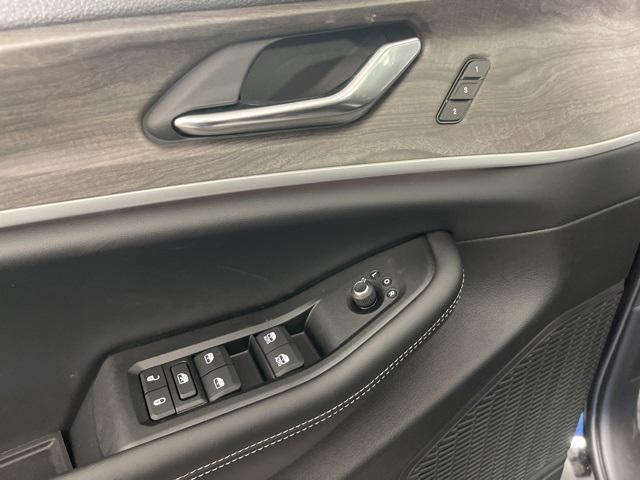 new 2025 Jeep Grand Cherokee car, priced at $45,810