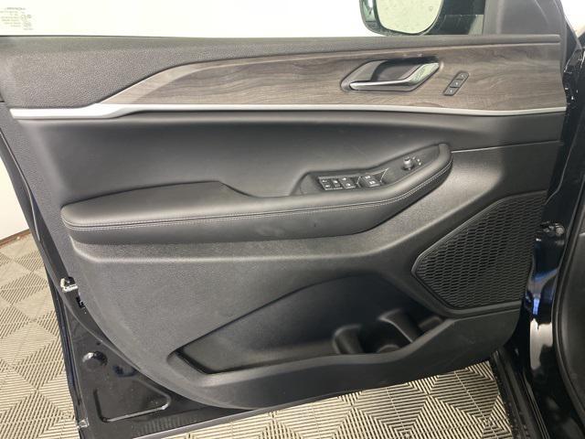 new 2025 Jeep Grand Cherokee car, priced at $45,810