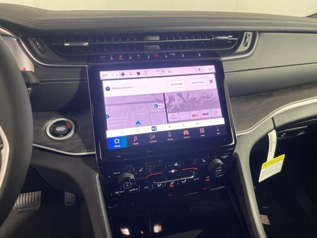 new 2025 Jeep Grand Cherokee car, priced at $45,810