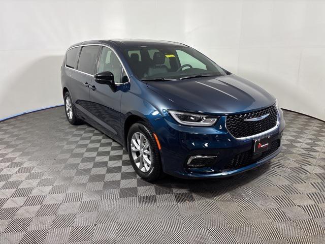 new 2025 Chrysler Pacifica car, priced at $37,780