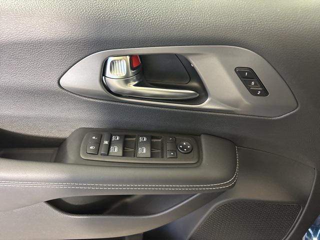 new 2025 Chrysler Pacifica car, priced at $37,780