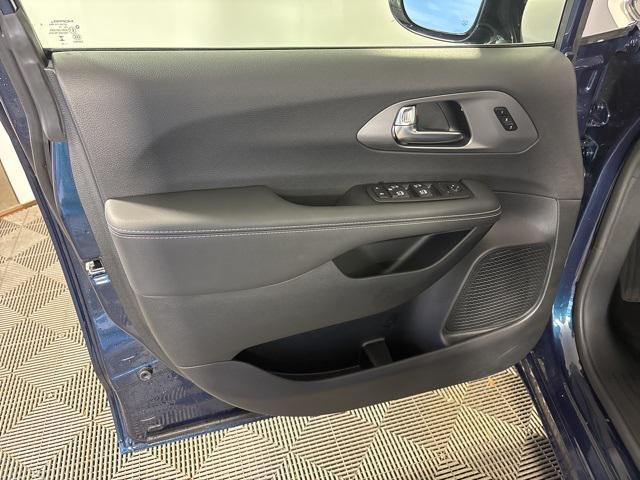 new 2025 Chrysler Pacifica car, priced at $37,780