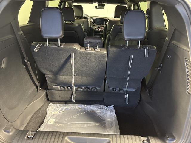 new 2025 Chrysler Pacifica car, priced at $37,780