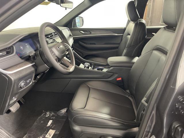 new 2025 Jeep Grand Cherokee car, priced at $42,372