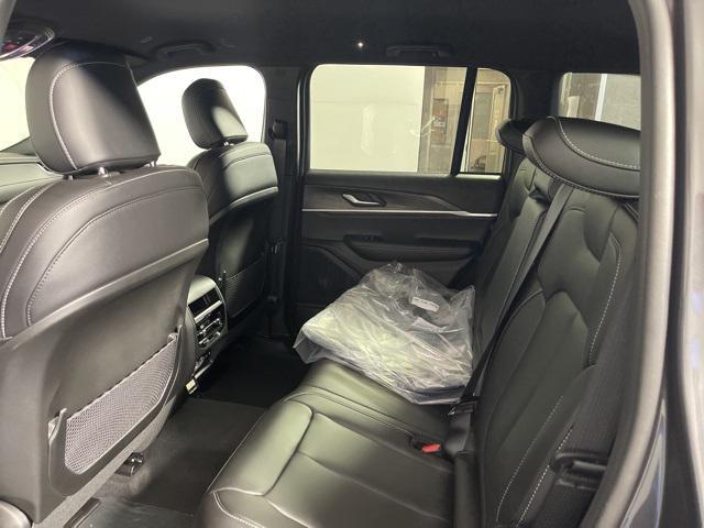 new 2025 Jeep Grand Cherokee car, priced at $42,372