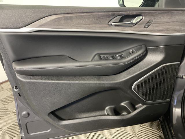 new 2025 Jeep Grand Cherokee car, priced at $49,967