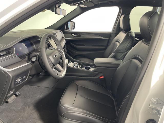 new 2025 Jeep Grand Cherokee car, priced at $41,750