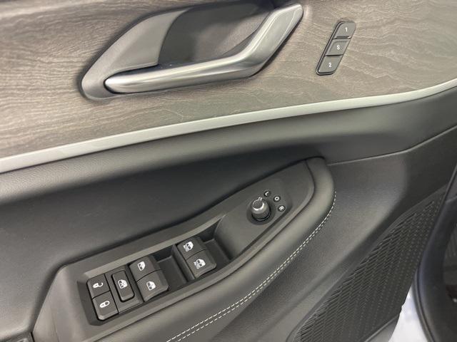 new 2025 Jeep Grand Cherokee car, priced at $41,750