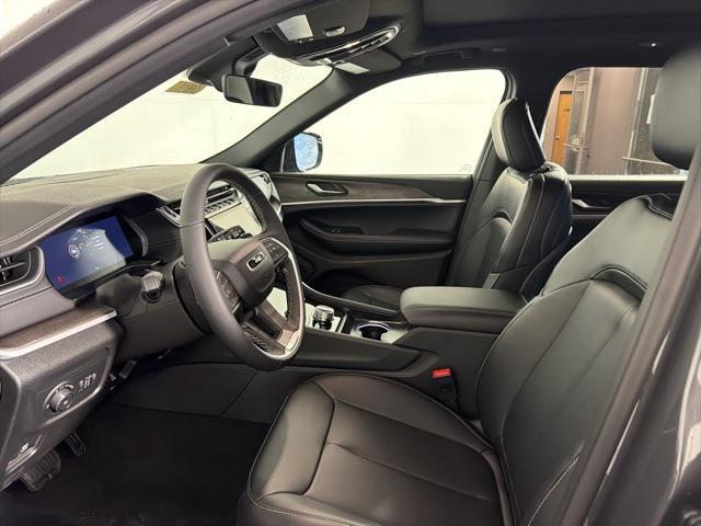new 2025 Jeep Grand Cherokee car, priced at $48,272