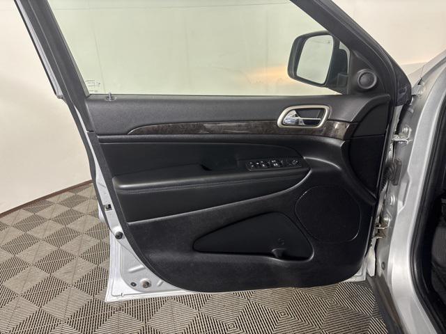 used 2011 Jeep Grand Cherokee car, priced at $12,554
