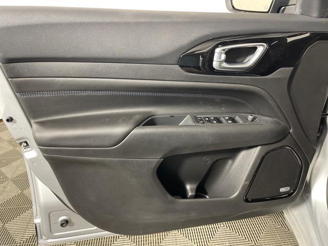 new 2025 Jeep Compass car, priced at $33,495