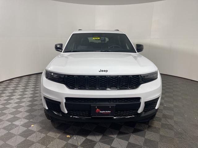new 2025 Jeep Grand Cherokee car, priced at $43,734
