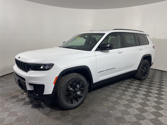 new 2025 Jeep Grand Cherokee car, priced at $43,734