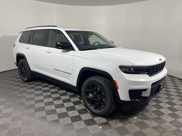new 2025 Jeep Grand Cherokee car, priced at $43,734