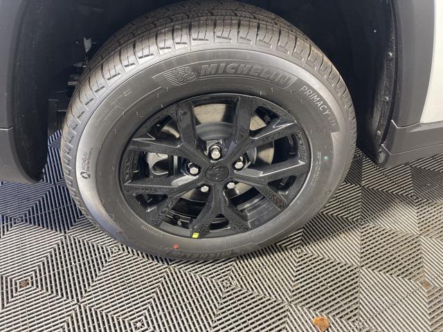 new 2025 Jeep Grand Cherokee car, priced at $43,734