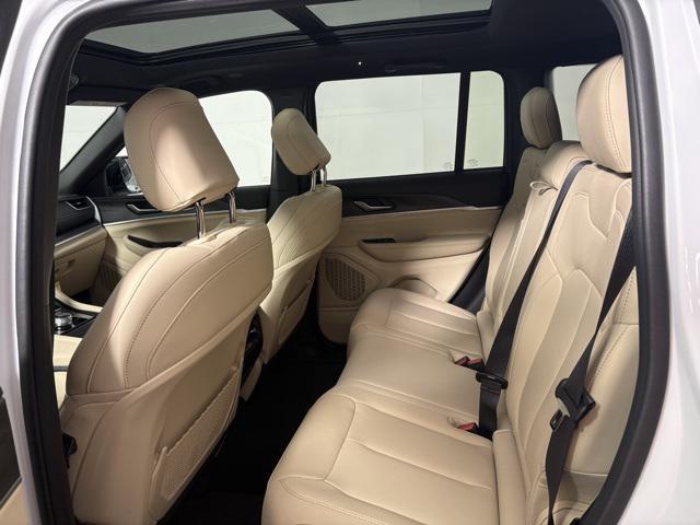 new 2025 Jeep Grand Cherokee car, priced at $41,585