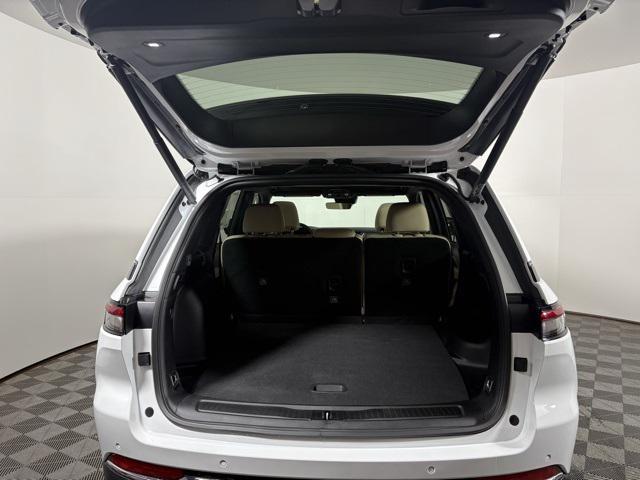 new 2025 Jeep Grand Cherokee car, priced at $41,585