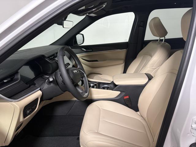 new 2025 Jeep Grand Cherokee car, priced at $41,585