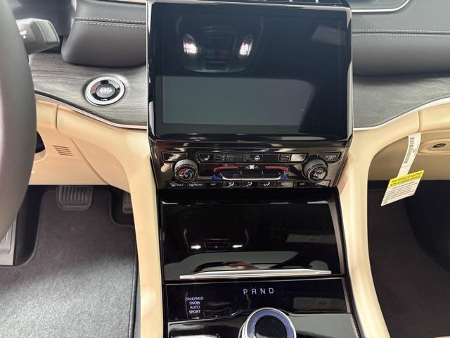 new 2025 Jeep Grand Cherokee car, priced at $41,585