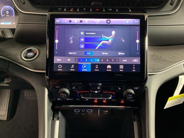 new 2025 Jeep Grand Cherokee car, priced at $45,745